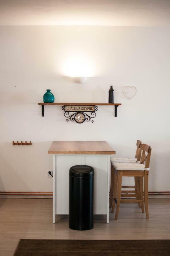 شقة Apartman Železnice المظهر الخارجي الصورة